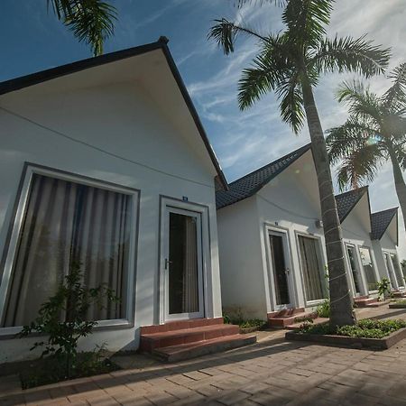Fami Nguyen Homestay Чау Док Екстериор снимка