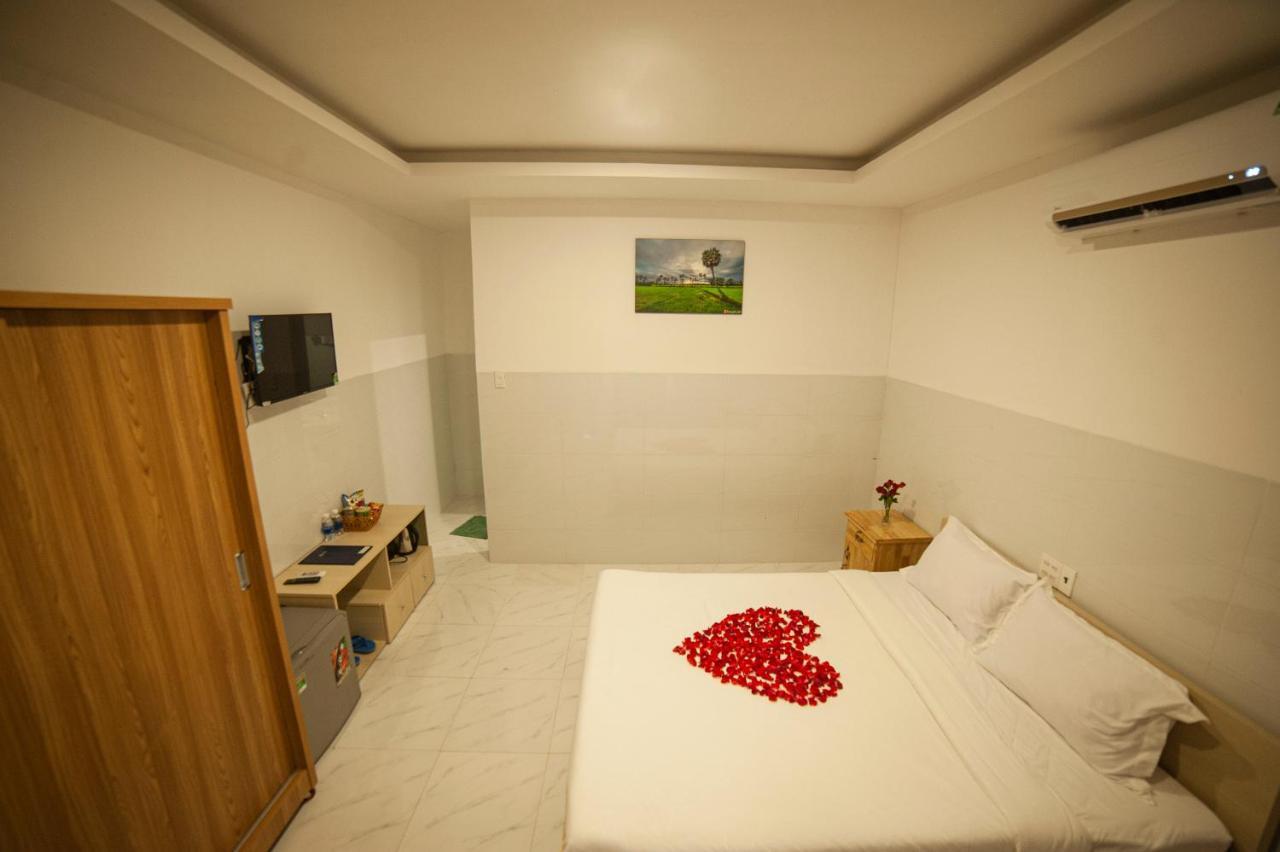 Fami Nguyen Homestay Чау Док Екстериор снимка