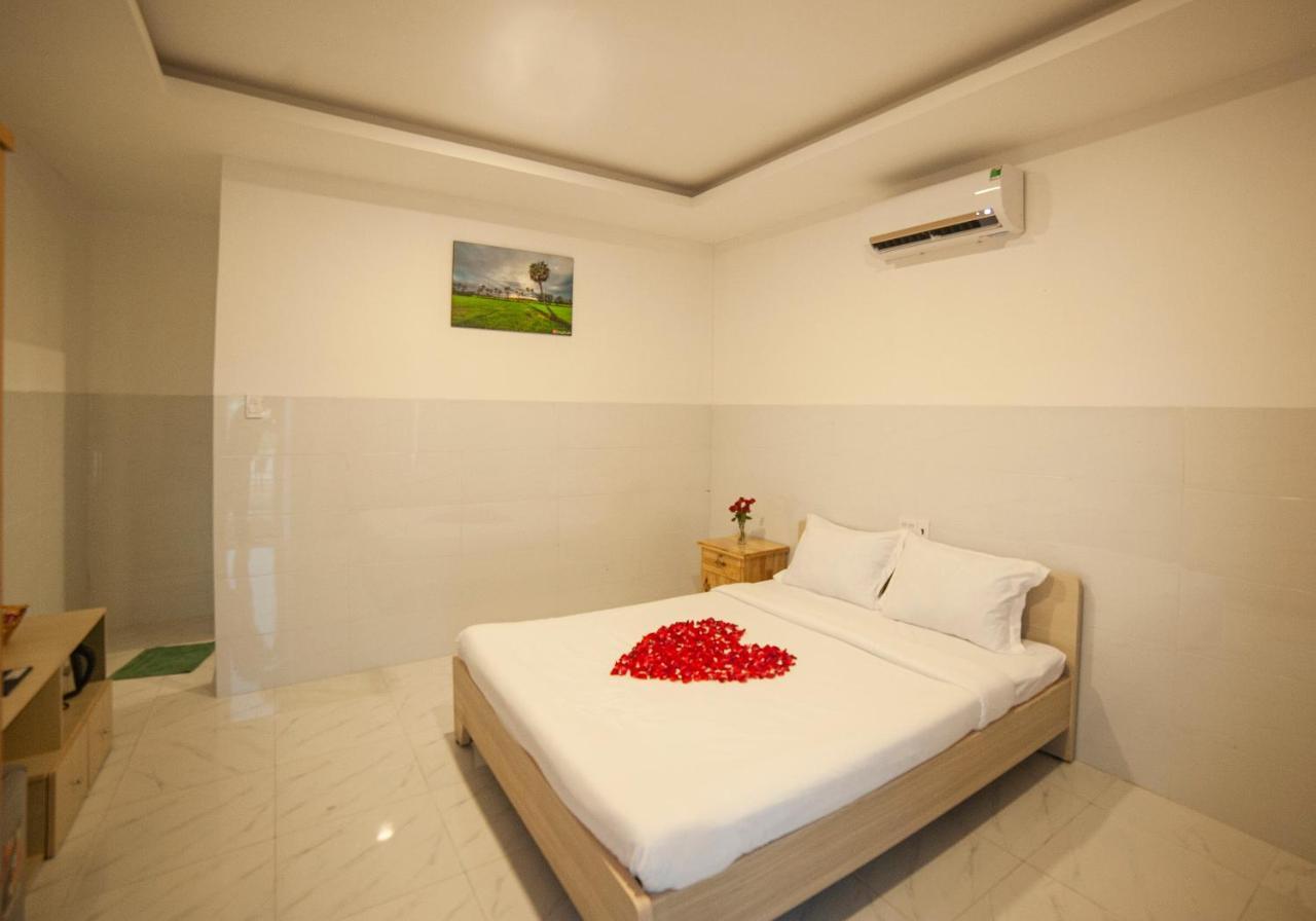 Fami Nguyen Homestay Чау Док Екстериор снимка