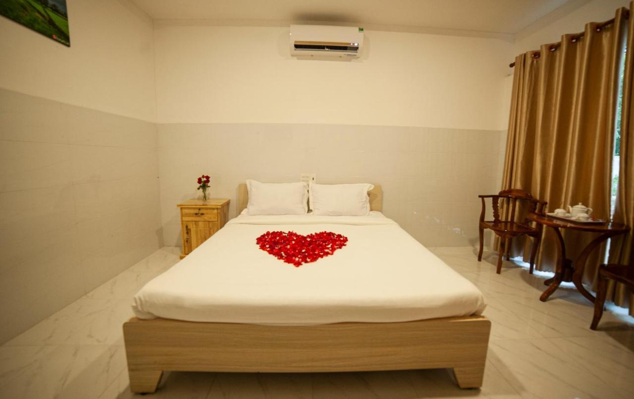 Fami Nguyen Homestay Чау Док Екстериор снимка